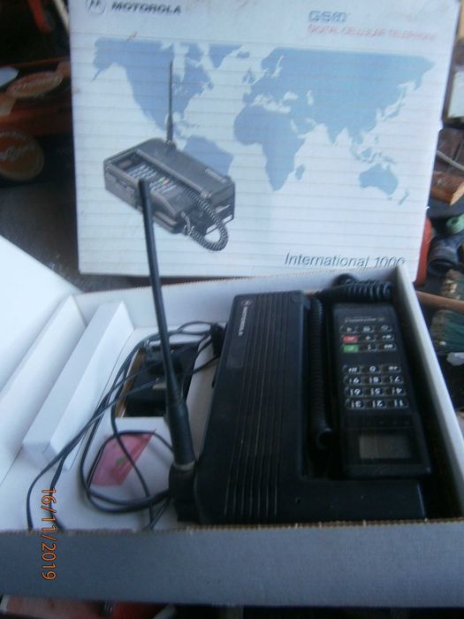 Satélite Telefon Antik