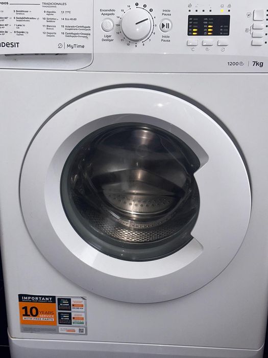 Máquina de lavar Indesit 7 quilos com pouco uso