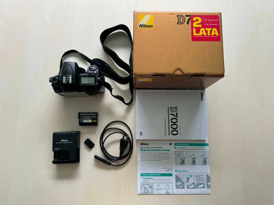 Nikon D7000 + AF-S DX 16-85 mm VR + SB-910 – kompletny zestaw, stan bardzo dobry