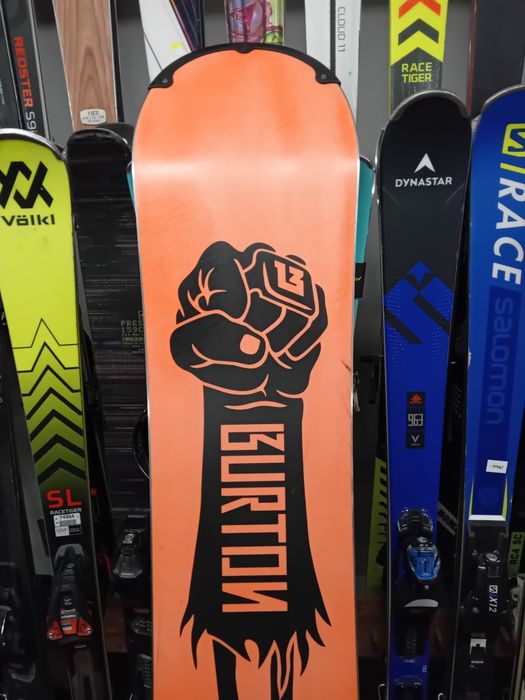 Snowboard Burton z wiązaniami