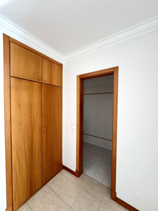 Apartamento T3 para Arrendamento no Estoril | 160 m² | Garagem | A 15 Minutos da Praia
