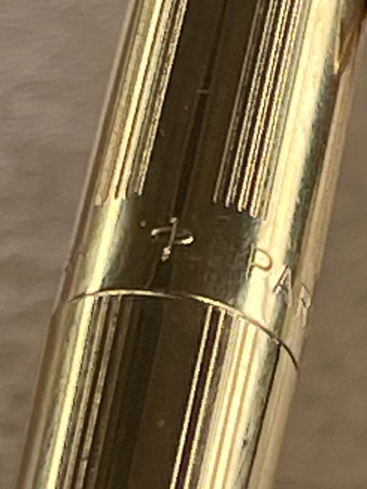 Caneta tinta permanente PARKER 180 INSIGNIA ( banhada a ouro ) vintage USA