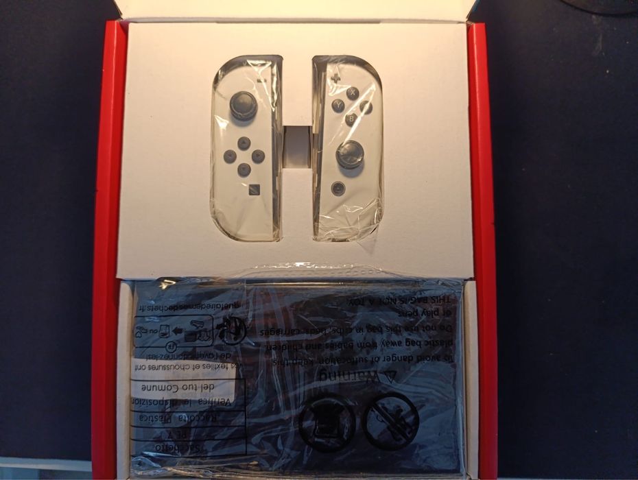 Switch oled em ótimo estado c/ 3 jogos