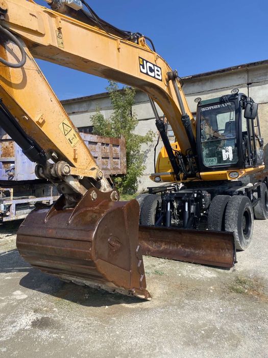 Колісний Екскаватор JCB