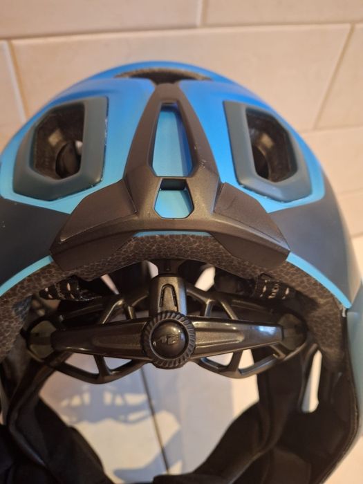 Kask Rowerowy MTB Full Face Met Parachute Hes 
rozmiar 54-58 kolor- niebiesko turkusowy  unisex
