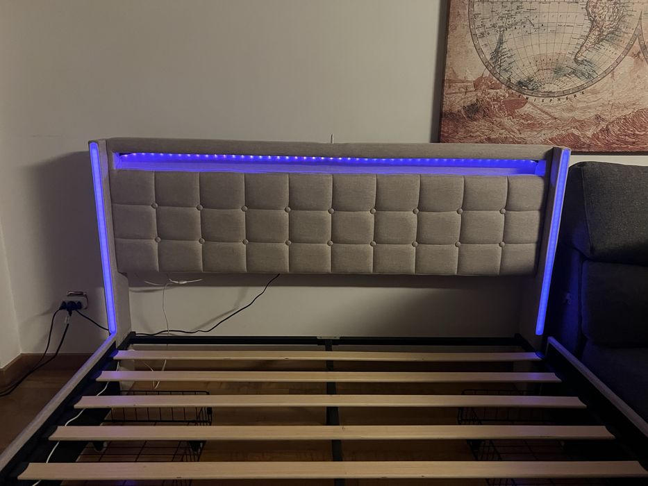 Cama de casal estofada com led  - novo