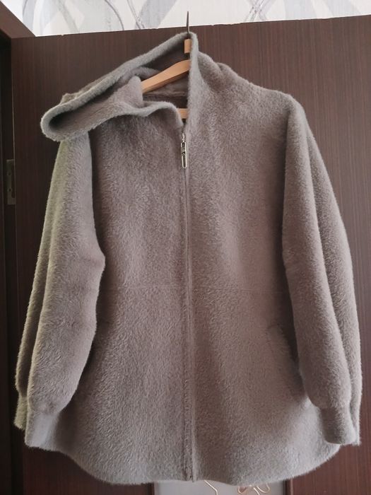 Продам кофту из альпаки) большой размер)