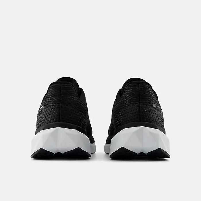 Оригінал! Р: 40.5; 46.5 Бігові кросівки New Balance Propel V5