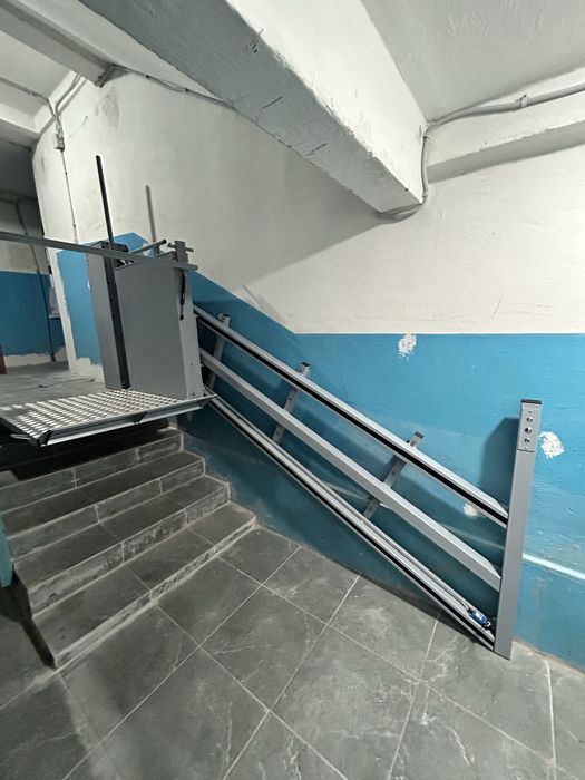 Похилий підйомник для маломобільних груп населення