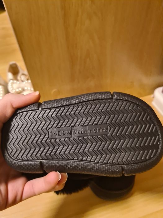 Продам теплі дитячі тапочки