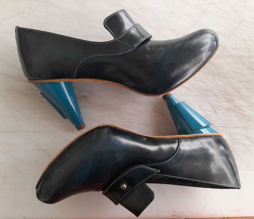 Sapatos de senhora em pele