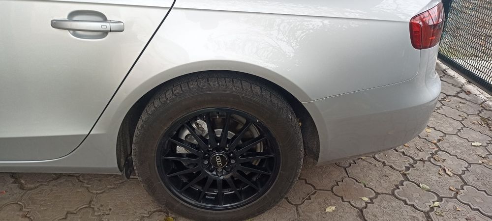 Ауди А4 б 8 квадро  2013год