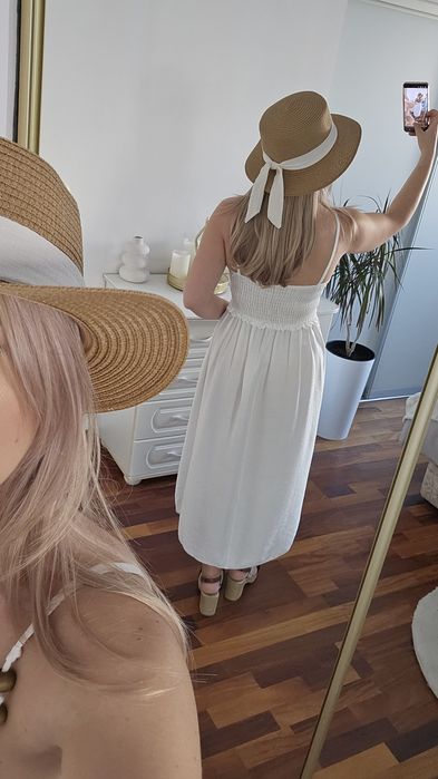 Biała sukienka midi na lato na wakacje z koralikami boho