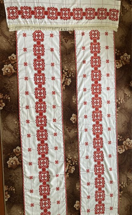 Вишиті штори, ручна робота