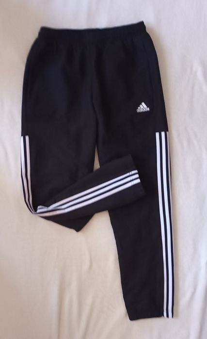Czarne spodnie dresowe Adidas