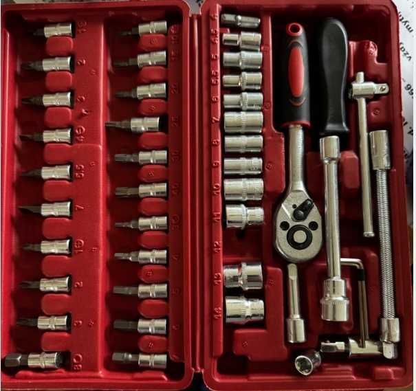 Zestaw Kluczy Nasadowych Skrzynka z Narzędziami Akcesoria Walizka