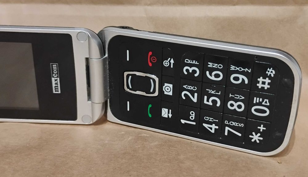 MAXCOM  MM820 BB Telefon z Klapką DUŻY + ładowarka dla seniora nie Nokia