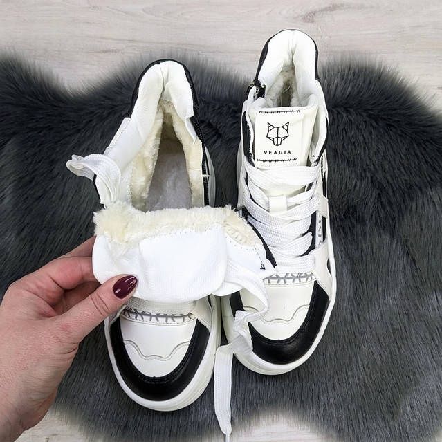 Кросівки хайтопи крутенські.