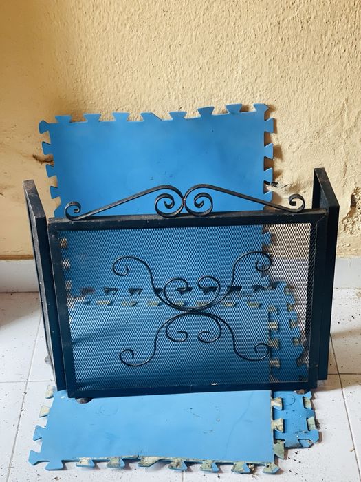 Tela de lareira com ferro fundido meados do século