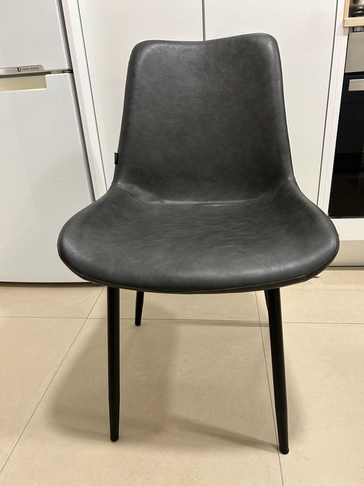 Vendo Mesa e Cadeiras