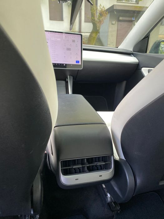 Продам Tesla Y 2021