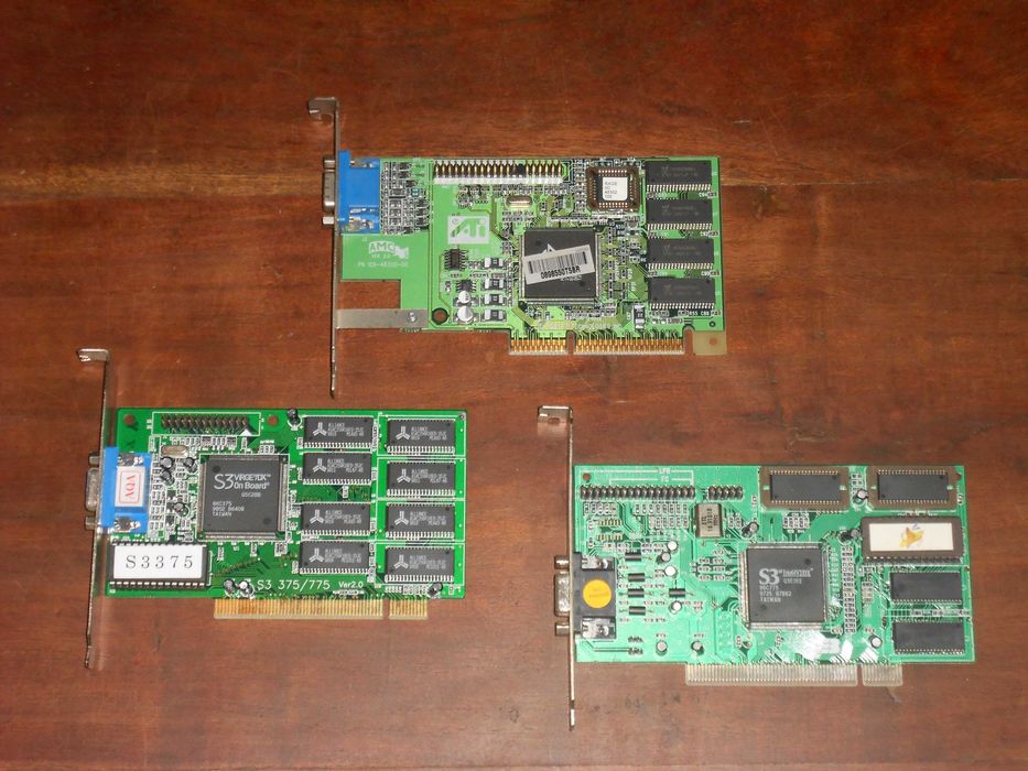 Placa grafica / adaptador multiplicador USB / placa som Aztech antiga