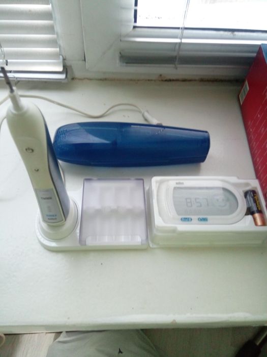 Зубная щётка Braun 5000