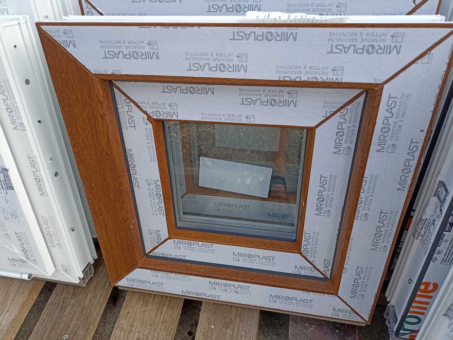 Okno pcv 40/40 uchyl antracyt