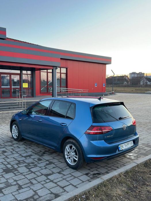 Volkswagen  - eGolf 2017