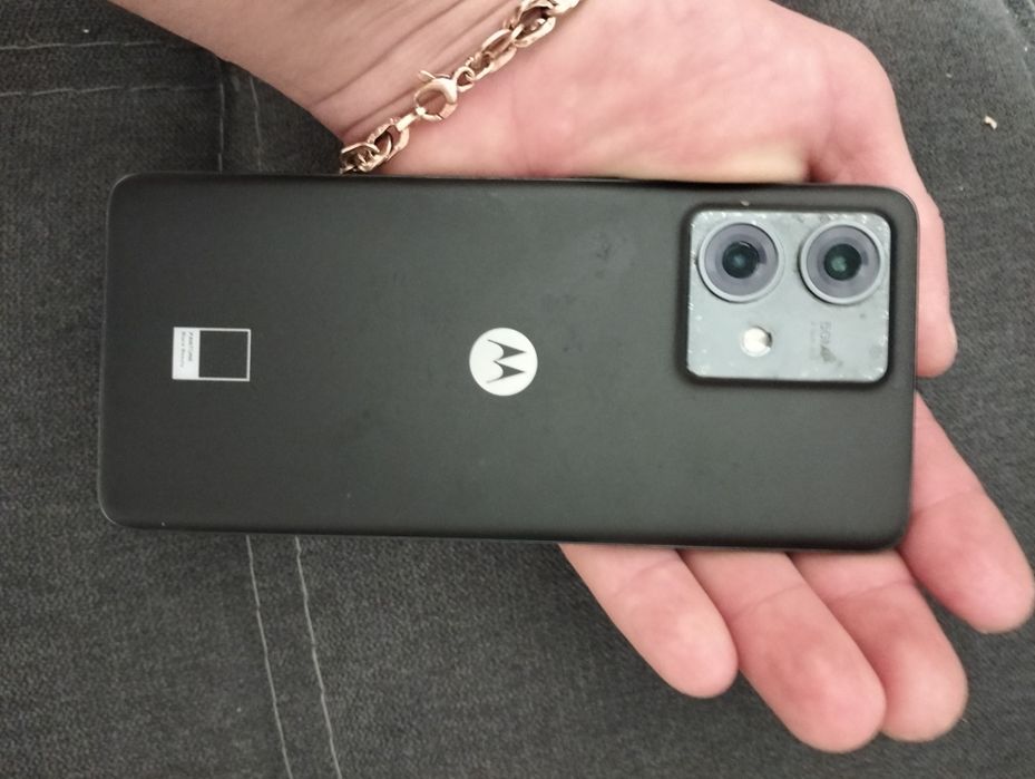 Продам телефон Motorola Edge 40 Neo 256 ГБ