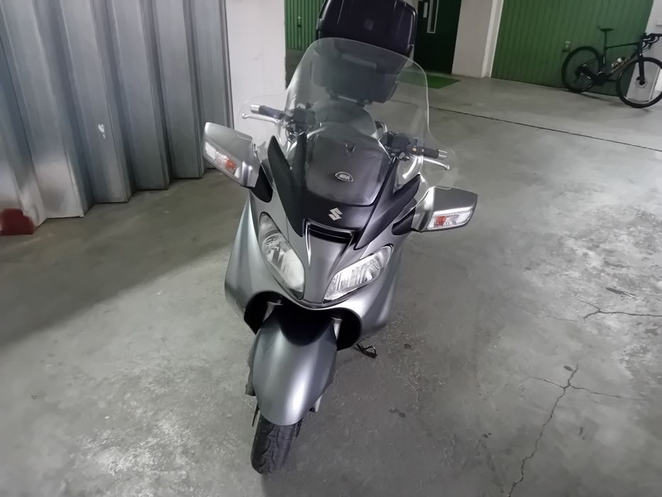 Suzuki Burgman 650 Executive  é Máquina