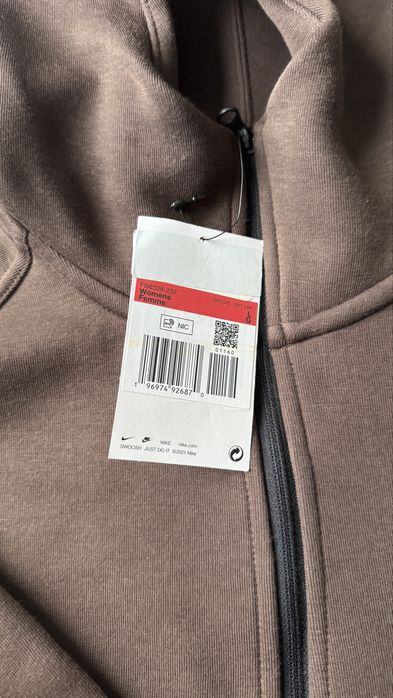 Nike Tech Fleece “Windrunner” Hoodie – Women’s XL, Baroque Brown