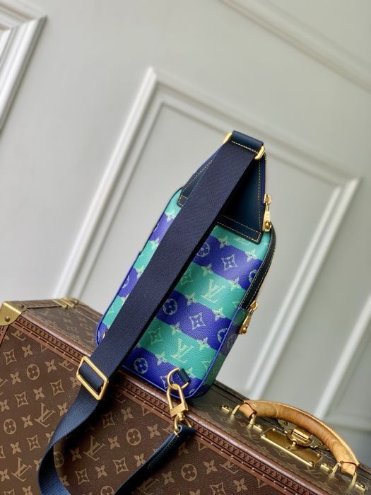 Сумка мужская Louis Vuitton Avenue slingbsg слинг бананка зеленая