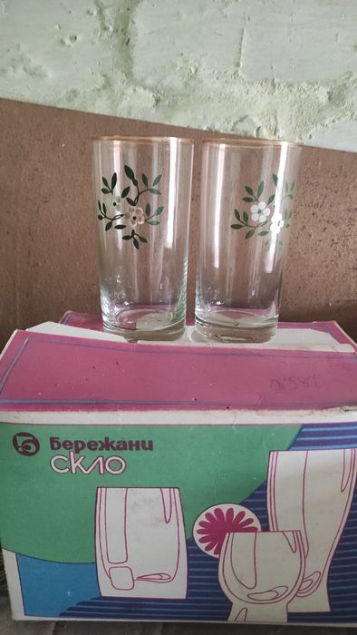 Продам два набора стаканов