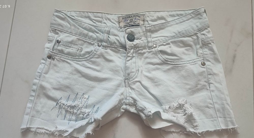 Bershka denim - szorty jeansowe rozm. 34