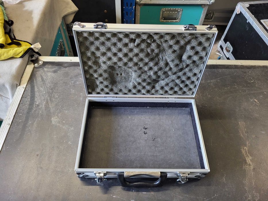 34x23x4,5 Walizka case flightcase FAKTURA