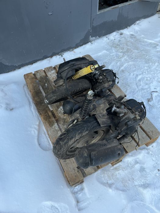 Двигатель мотор двигун Suzuki lets 1 2 3 verde a196