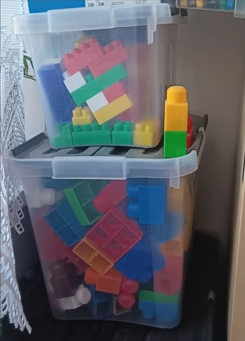 Stolik Mega Block plus klocki