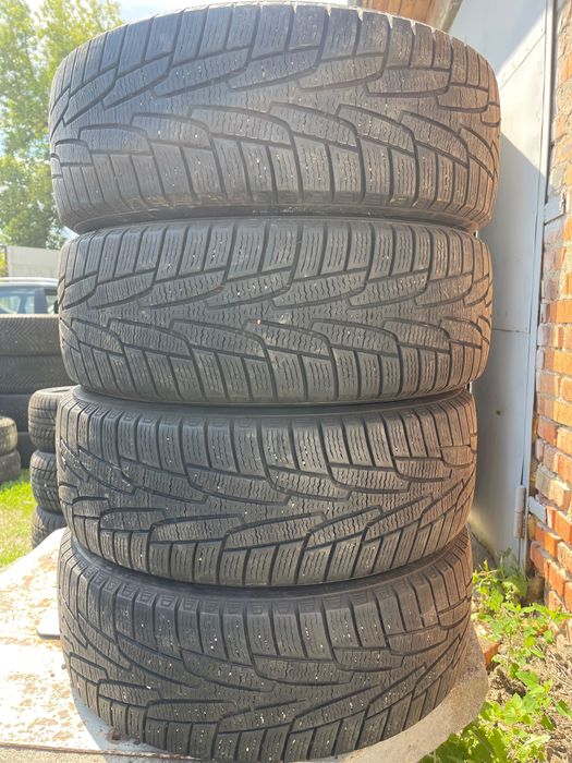 Зимова резина 225/60 R17 KUMHO