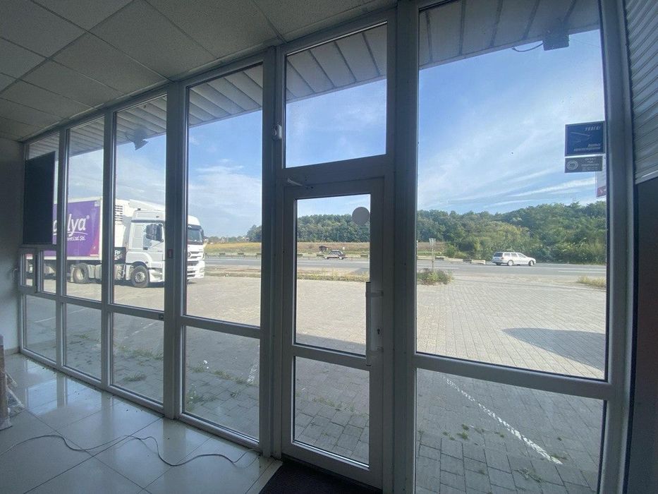 Оренда комерційного приміщення із земельною ділянкою