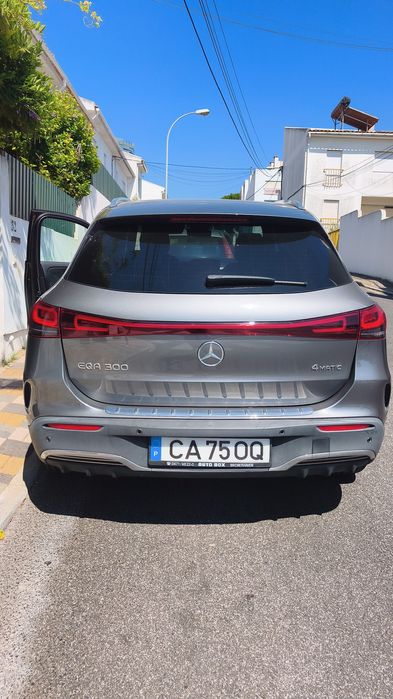 Mercedes Benz EQA 300