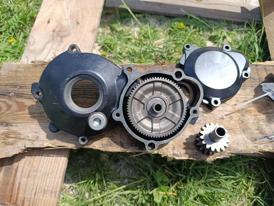 Dekiel rozrusznika pokrywa misa kapa Suzuki GSXR 750 600 srad c1