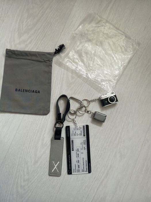 Брелок под Balenciaga