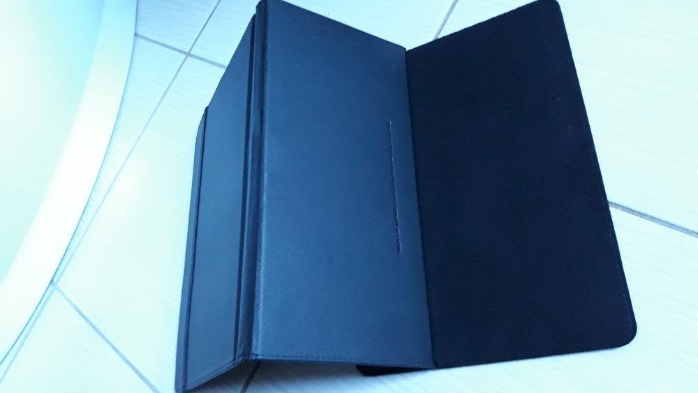 Etui na tablet 10cali Trust- czarny