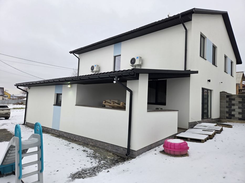 Продам котедж з ремонтом в м. Рівне, власник