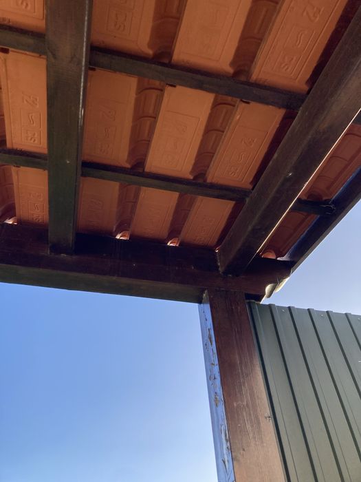 Telheiro madeira (4x2m) com pérgula (4x3m)