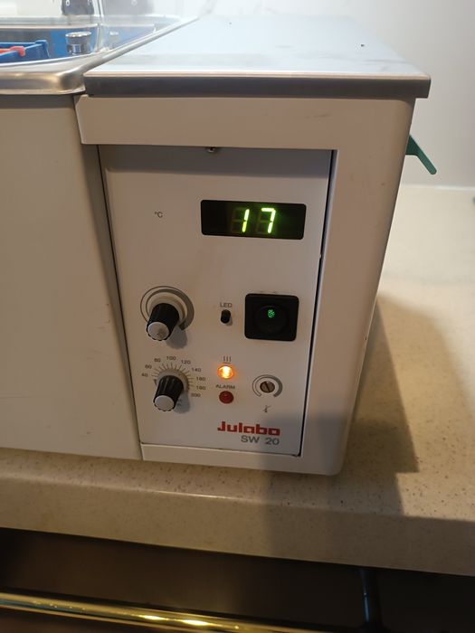 Łaźnia wodna z wytrząsaniem laboratorium julabo sw20