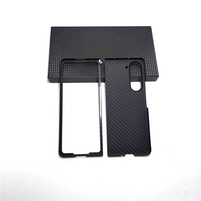 Чехол из настоящего карбона для Samsung Galaxy Z Fold 5