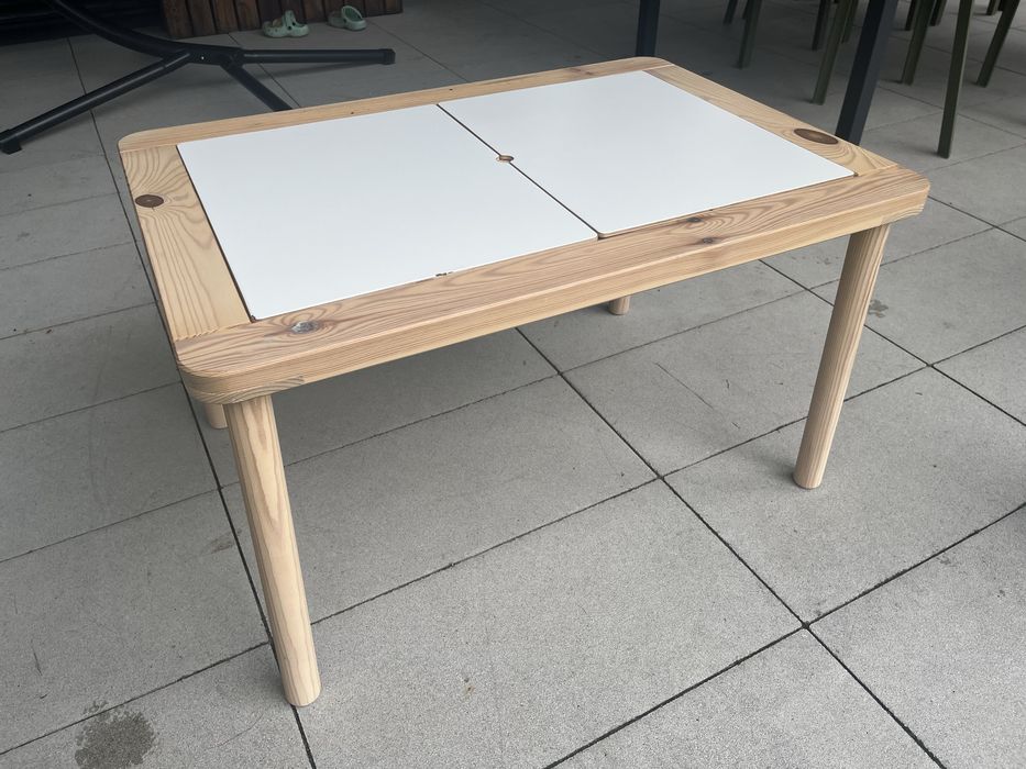 Stolik FLISAT IKEA dla dzieci