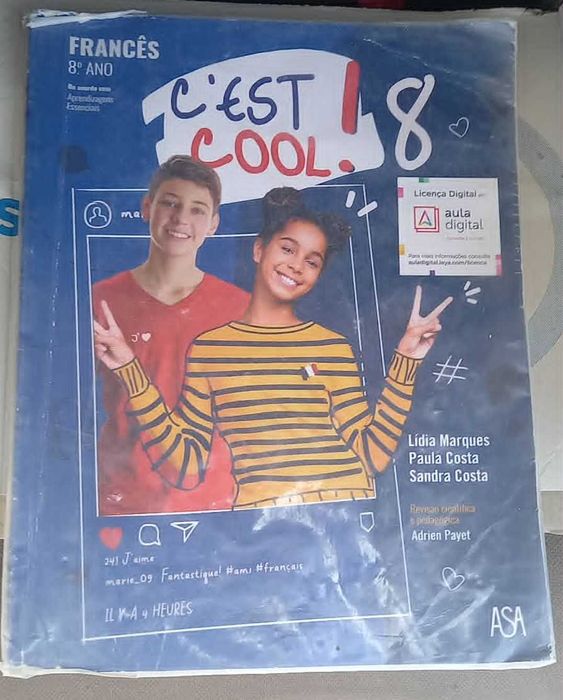 Livro escolar - Francês 8º Ano